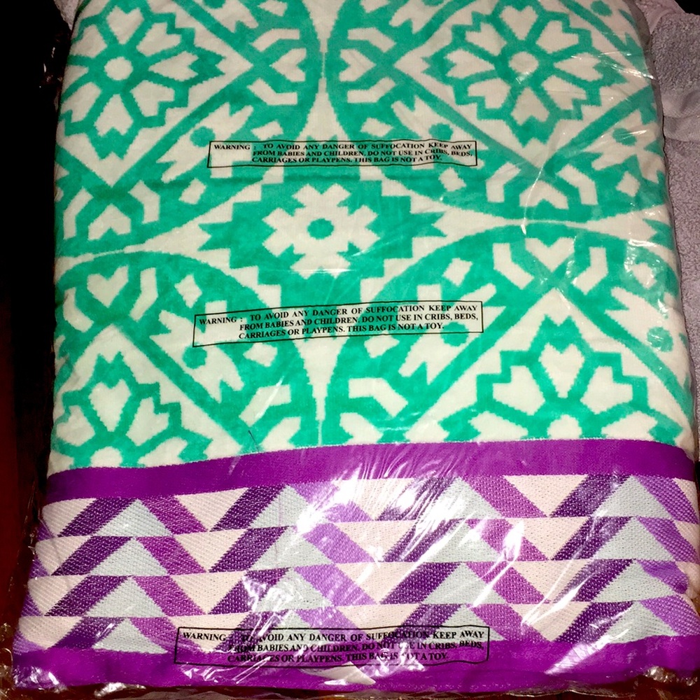 Sky Hilo Beach Towel Jumbo Size 40” x 70” NWT
